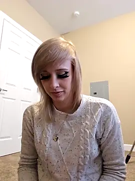 AmethystFoxx online show from February 18, 11:04 pm