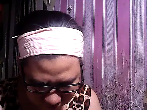 Snapshot of sweetsosie18 chatting on September 28, 8:25 pm sweetsosie18 online show from September 28, 8:25 pm