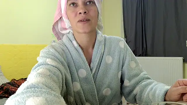 Snapshot of MercyLove chatting on October 4, 3:49 pm MercyLove online show from October 4, 3:49 pm