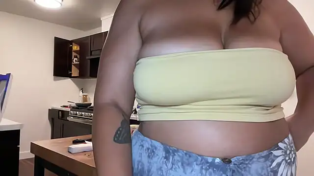 dreamyriri online show from July 28, 4:39 pm