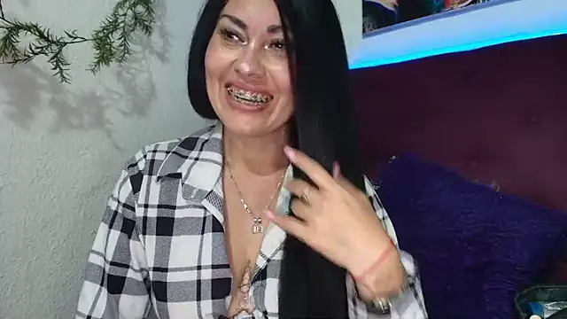 Tania mature online show from October 11, 6:43 pm