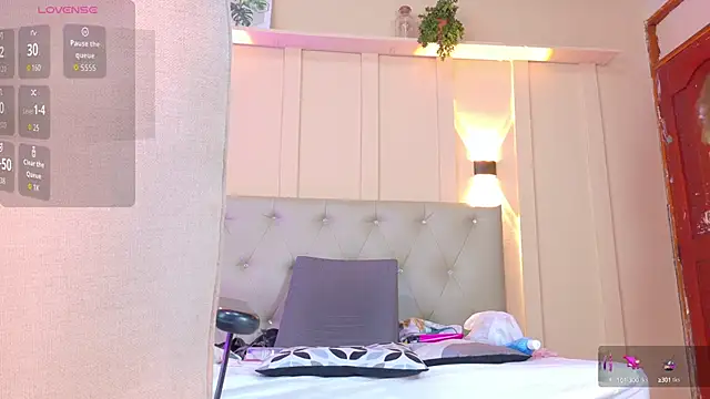 Snapshot of nicol_snow chatting on September 19, 1:43 pm nicol snow online show from September 19, 1:43 pm