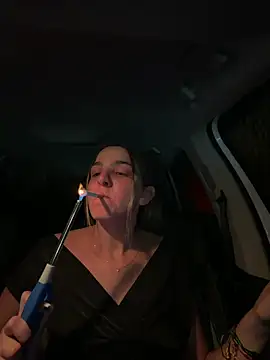 DoriDeluxe66 online show from June 16, 8:21 pm
