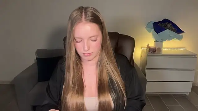 EvaMaddison online show from July 27, 11:02 pm