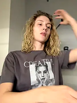 Snapshot of Feral_berry_8133 chatting on September 12, 7:43 pm Feral berry 8133 online show from September 12, 7:43 pm