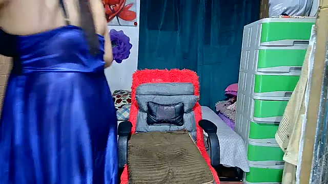 Ugly Filipina online show from March 4, 2:45 pm