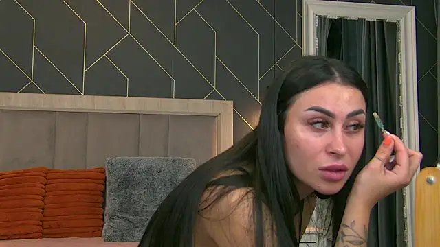 EmyLaveau online show from April 17, 5:42 am