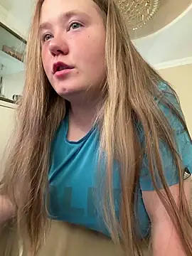 remirann  online show from June 30, 11:42 am