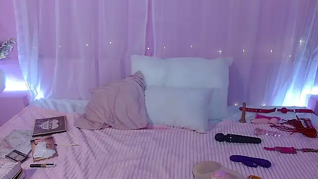 Sweetcristin online show from May 16, 2:25 am