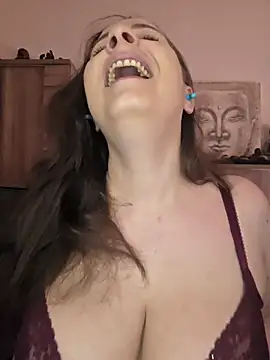 cristalines online show from April 4, 4:39 pm