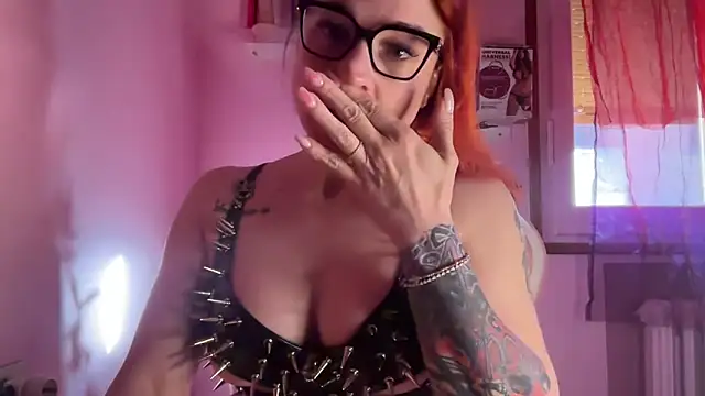 Nikky Divine online show from April 4, 6:12 am