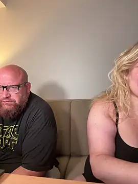 PiggyRose online show from May 15, 10:45 pm