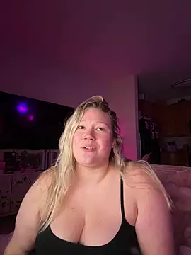 PiggyRose online show from June 11, 2:53 am