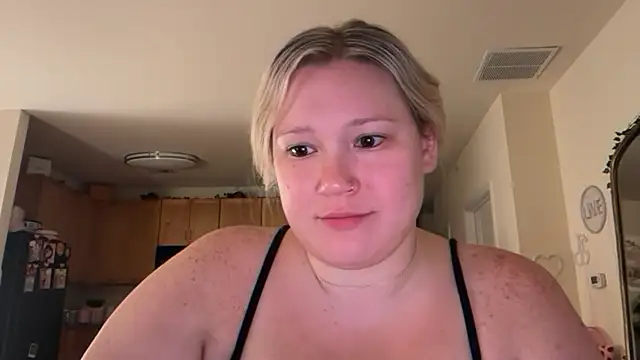 PiggyRose online show from July 13, 2:01 am