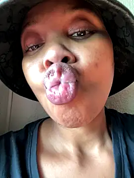 cherrybabe76 online show from October 10, 2:00 pm