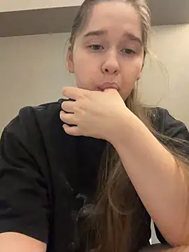 HornyGirlH online show from February 18, 2:10 am