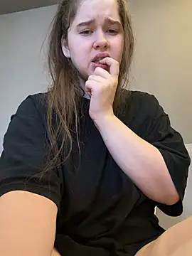 HornyGirlH online show from June 26, 7:42 am