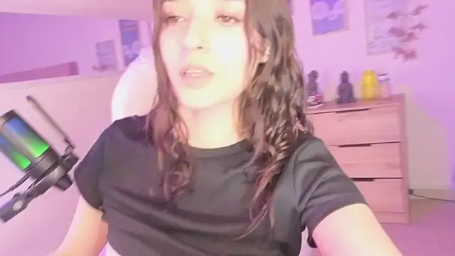 Snapshot of Amaia_Daniells chatting on October 10, 4:50 am Amaia Daniells online show from October 10, 4:50 am
