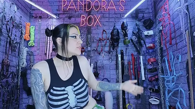 Snapshot of PANDORANEZZ chatting on September 19, 11:26 pm PANDORANEZZ online show from September 19, 11:26 pm