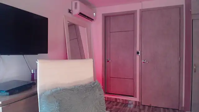 Brown skin11 online show from November 22, 9:39 pm