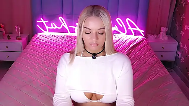 AllwaysHotJ online show from February 9, 2:14 am