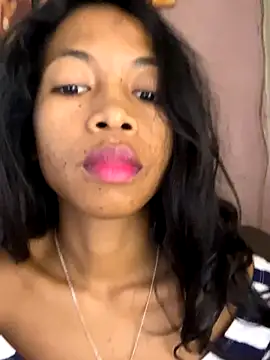 missuua online show from October 10, 5:45 am