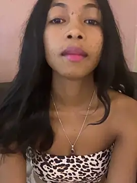 missuua online show from October 14, 7:16 pm