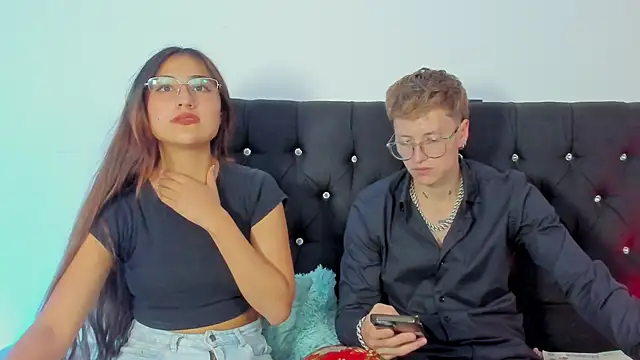 A sexy couple   online show from November 9, 11:44 pm