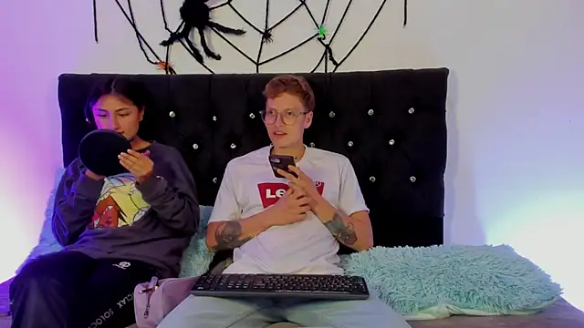 A sexy couple   online show from October 28, 9:19 pm