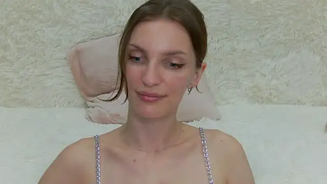 Snapshot of Beauty_Alex chatting on September 17, 8:01 am Beauty Alex online show from September 17, 8:01 am