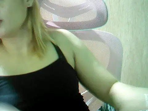 Snapshot of ashlylove25 chatting on October 18, 10:29 am ashlylove25 online show from October 18, 10:29 am