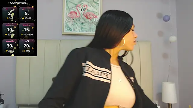 Snapshot of amy_le01 chatting on October 9, 1:26 pm amy le01 online show from October 9, 1:26 pm