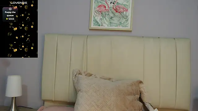 Snapshot of amy_le01 chatting on October 7, 1:37 pm amy le01 online show from October 7, 1:37 pm