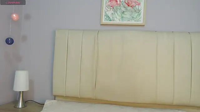 Snapshot of amy_le01 chatting on September 22, 1:31 pm amy le01 online show from September 22, 1:31 pm
