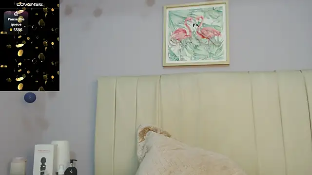 Snapshot of amy_le01 chatting on October 6, 1:28 pm amy le01 online show from October 6, 1:28 pm