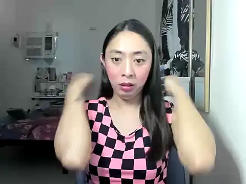 ErikaJayne4u online show from April 20, 5:32 am