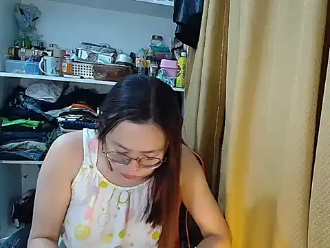 crizzybel online show from April 6, 8:32 pm