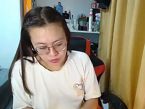 crizzybel online show from December 19, 2:42 pm