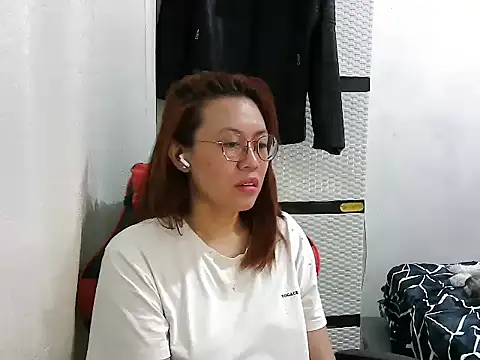 Snapshot of crizzybel chatting on September 10, 7:36 pm crizzybel online show from September 10, 7:36 pm