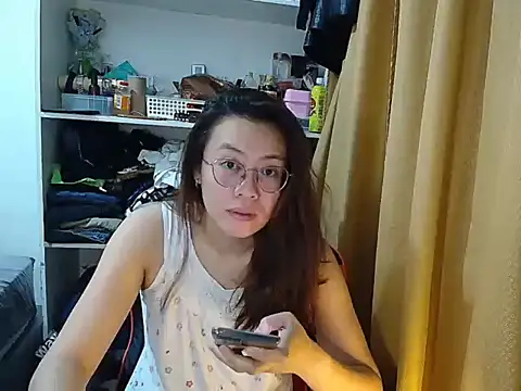 crizzybel online show from April 1, 8:39 pm