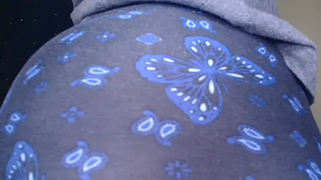 ToxicLilly online show from October 12, 9:44 am