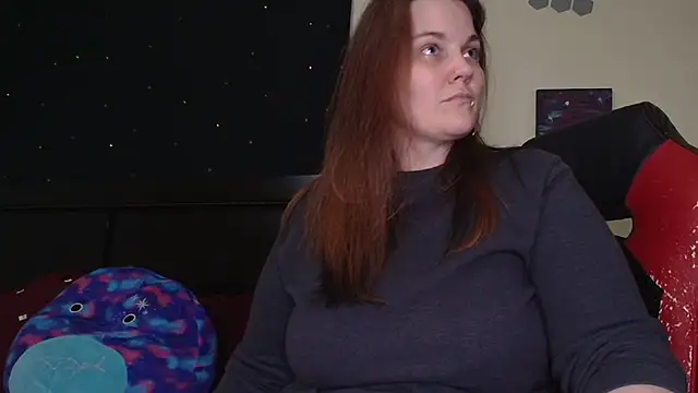 ToxicLilly online show from October 17, 9:01 am