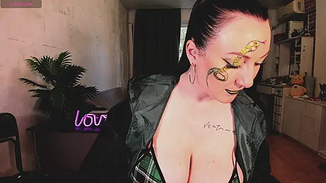 Snapshot of Mira_Xo_ chatting on October 17, 10:51 am Mira Xo online show from October 17, 10:51 am