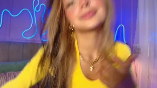 Sofly s online show from April 15, 3:23 pm