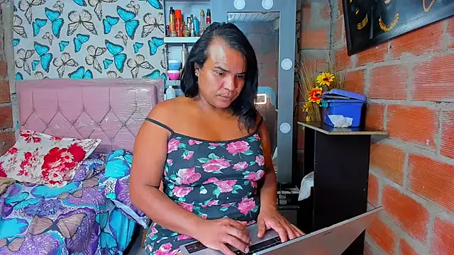 lafugosaluciana online show from March 30, 2:16 pm