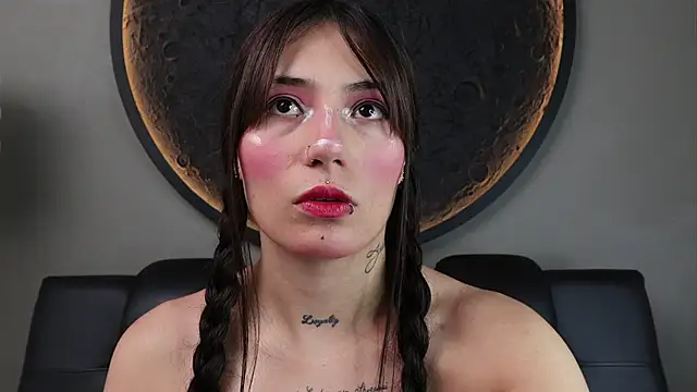 miss sharlotte18 online show from April 1, 6:05 pm