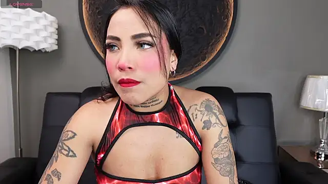 miss vaiolette online show from April 18, 11:02 am