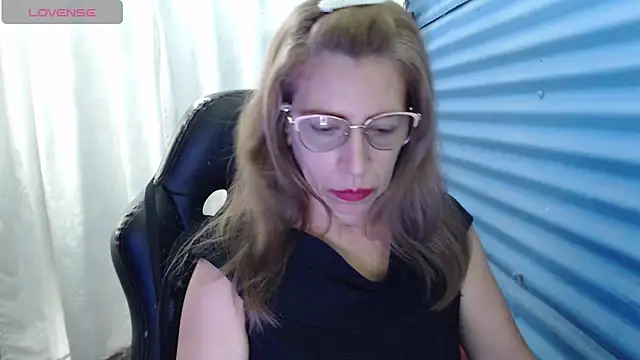 Chayla Ruiz online show from March 25, 12:41 pm