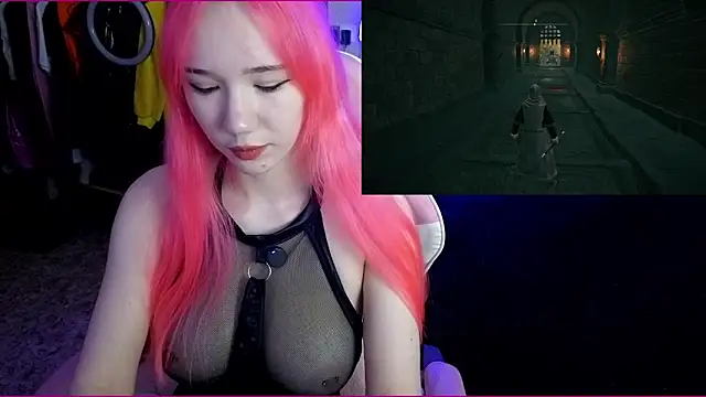 Snapshot of Maya_Viola chatting on October 23, 7:03 am Maya Viola online show from October 23, 7:03 am