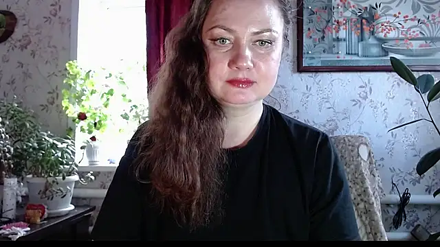 EmilyDoth online show from April 11, 5:46 am